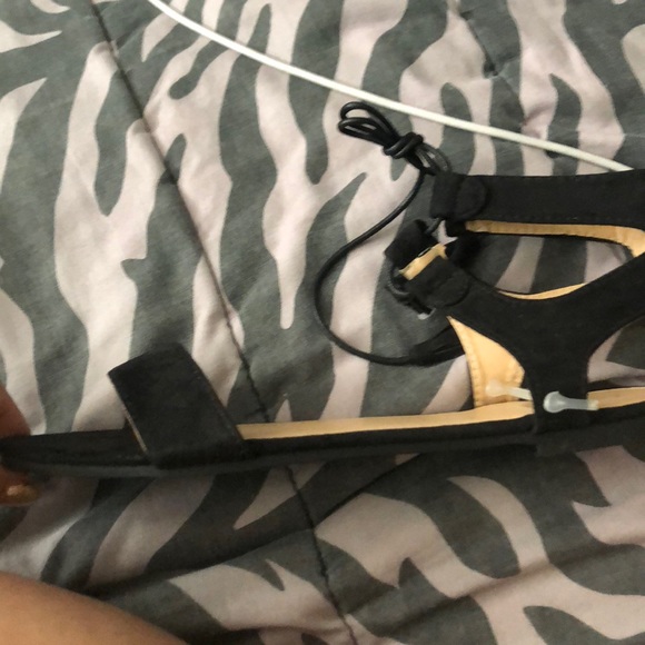 Black tassel sandals - Picture 1 of 4